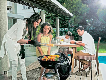 Угольный гриль Weber Compact Kettle 57 см черный