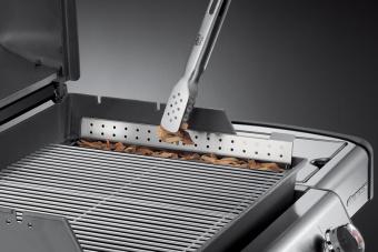 Газовый гриль Weber  Summit E-670 GBS черный 